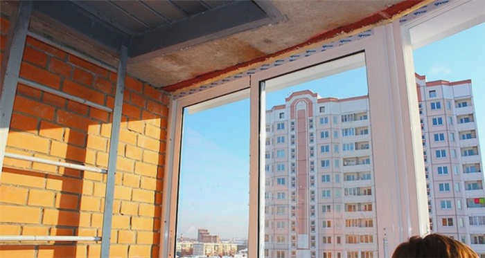 Негерметичный балкон
