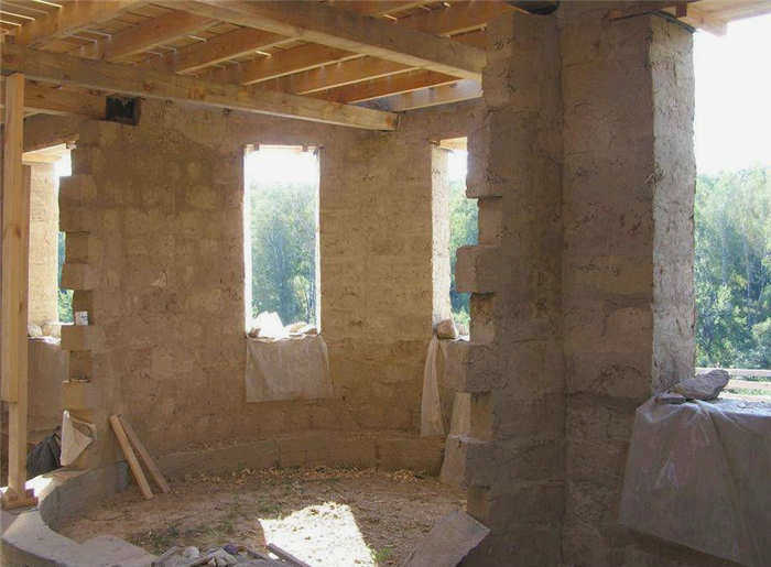 Строительство глиняного дома