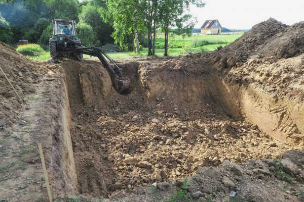 Мини-погреб в саду