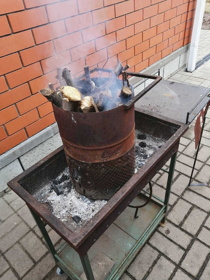Сосиски для барбекю Мясо, Сосиски для жарки, Сосиски, Барбекю, Гриль на углях, Решетка для барбекю, Насадка для гриля, Насадка для угля, Шампуры, Приготовление на костре, Приготовление на природе, Приготовление для ленивых, Кулинария, Видео, YouTube, Longpost