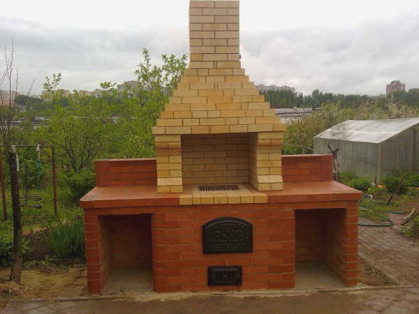 barbekyu-iz-kirpicha-11