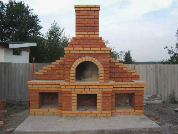 barbekyu-iz-kirpicha-13