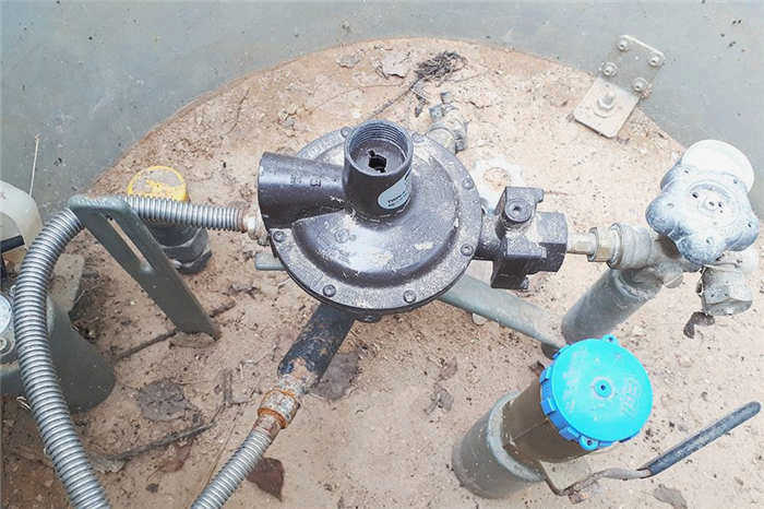 Редуктор в горловине газгольдера
