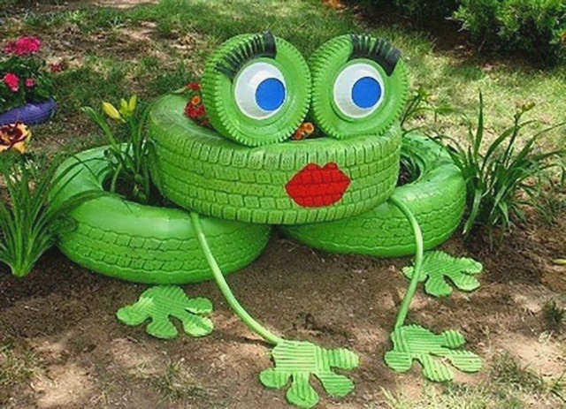 фигурка лягушки из покрышки