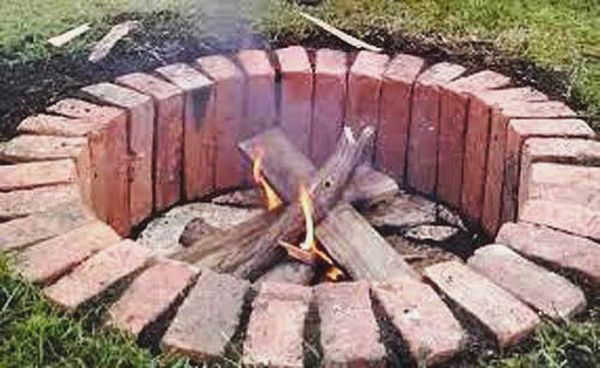 Резной каменный очаг