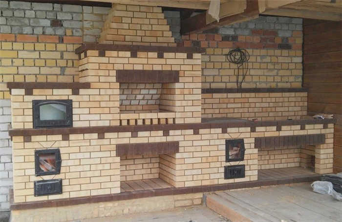 кирпичное барбекю для дачи