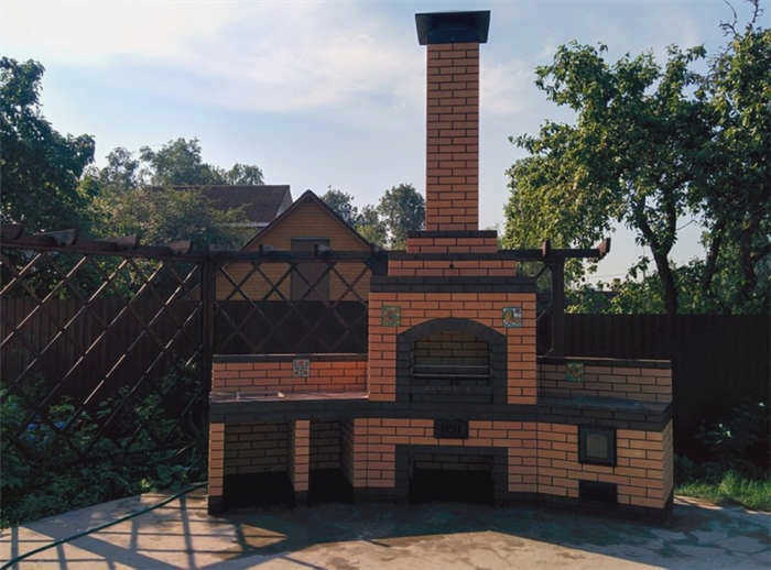 кирпичное барбекю