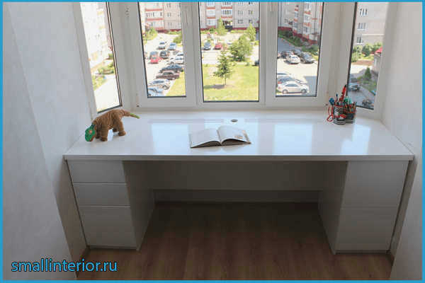 Стол-подоконник из пластика