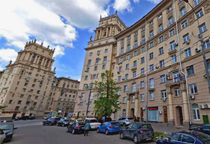 Сталинские дома, хрущевские дома, брежневские дома - разница во всем