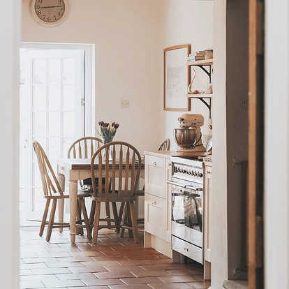 Instagram: @homeinhoneyfields