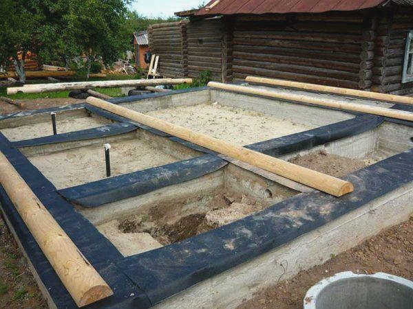 Демпфирование фундамента с помощью рубероида