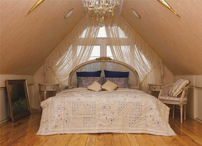 Красные шторы