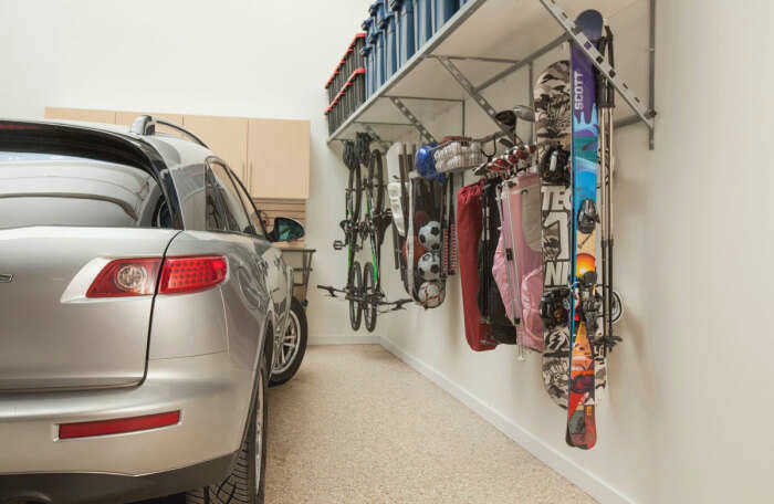 Правильное зонирование - основа аккуратного гаража. /Фото: garageguru.ca