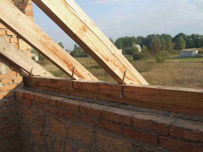 Подвижная скоба стропила