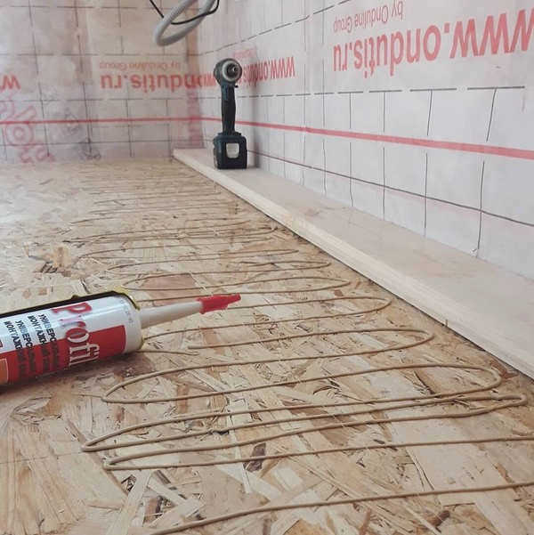 Если жидкие гвозди нанесены правильно, соединение получается прочным и долговечным.