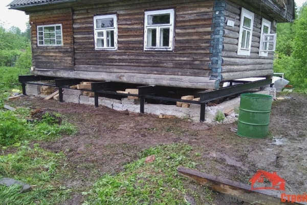 Ремонт фундамента с помощью винтовых свай