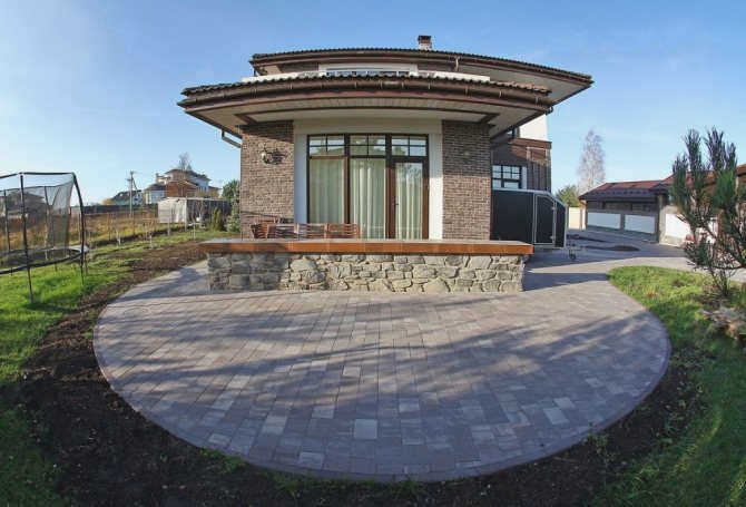 бетонный бордюр.jpg