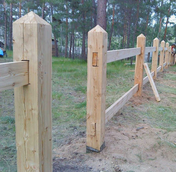 Деревянные ножки для столбов