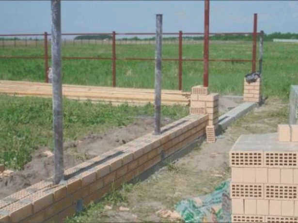Строительство столбов с фундаментом