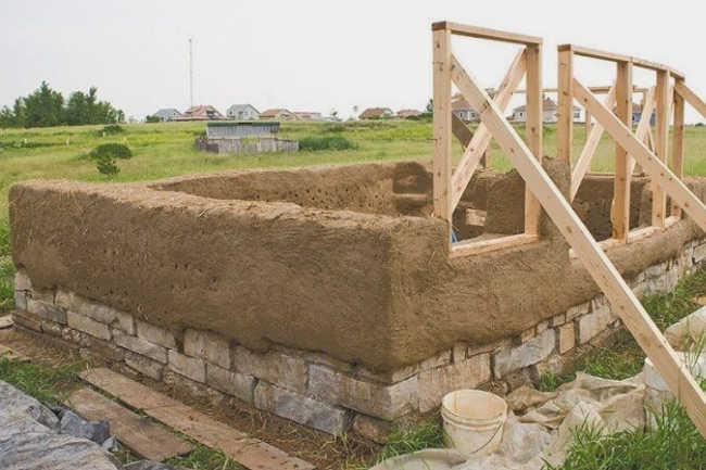 Как построить болотный дом