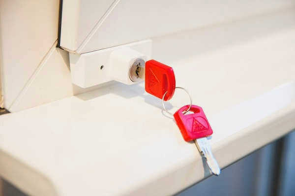 Нижний замок (BSL Baby Safe Lock)