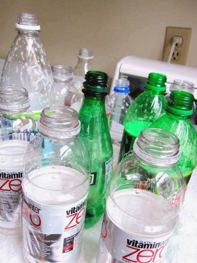 lyustra-svetilnik-iz-plastikovyx-butylok-31