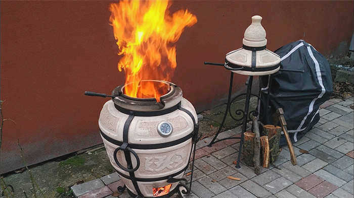 Пламя из тандырной печи