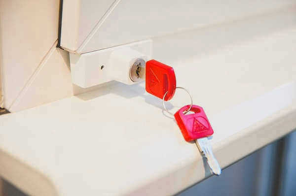 нижний оконный замок (BSL Baby Safe Lock)