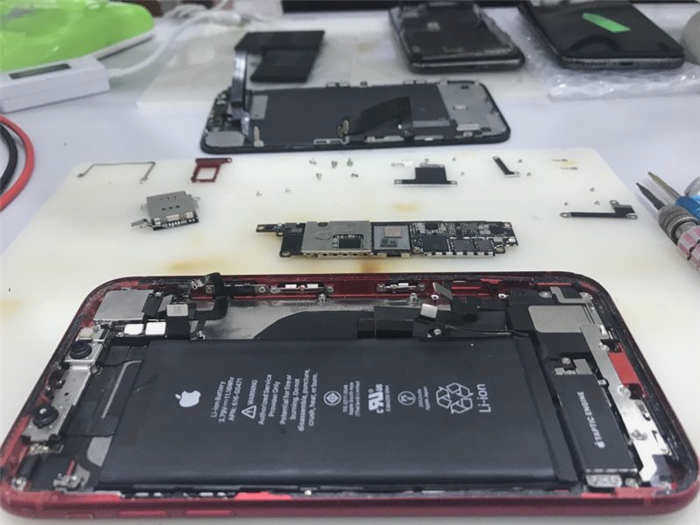 Подготовка платы iPhone к пайке