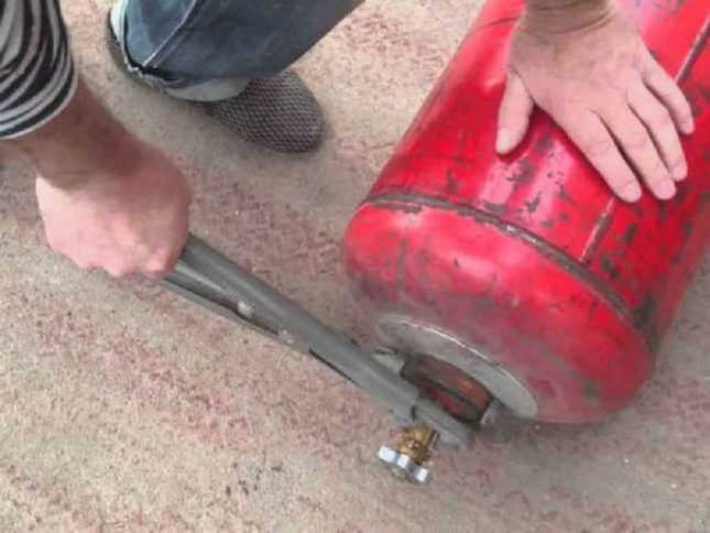 Чайник с газовым баллоном