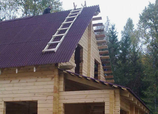 кирпичная скатная крыша