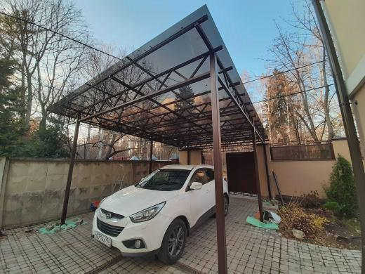 Навес со скатной крышей для двух автомобилей