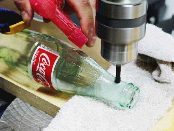 Как просверлить стеклянную бутылку в домашних условиях