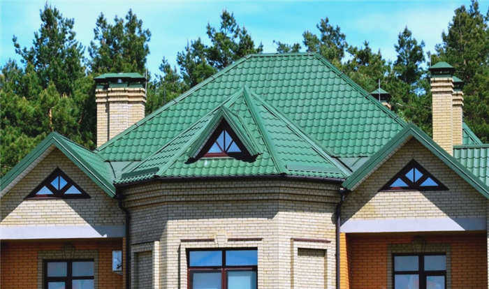 конструкция крыши из зеленой металочерепицы