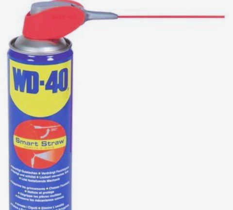 WD40 полезен не только для смазки дверных петель, но и для других повседневных нужд.