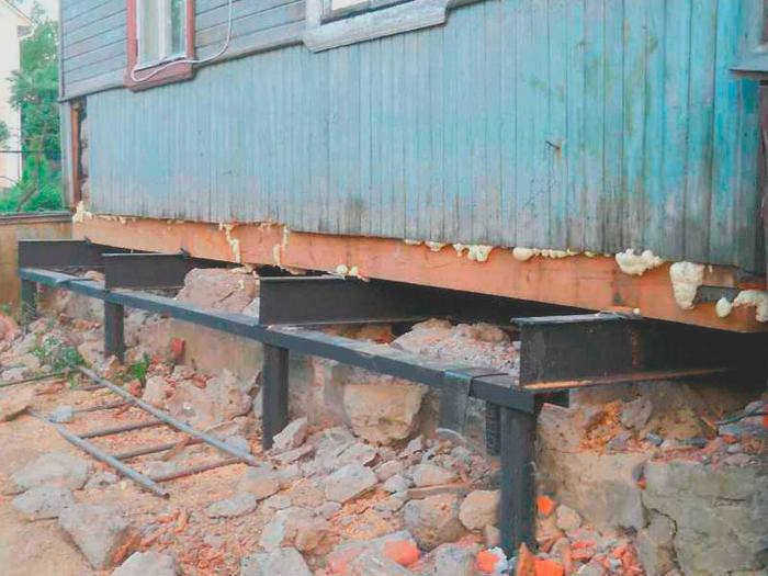 Замена фундамента деревянного дома своими руками