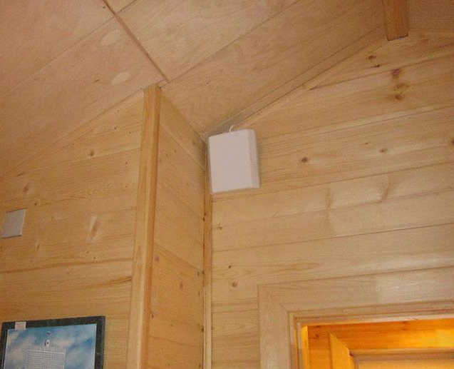 Комплект репитера связи и интернета для страны HDcom GSM + DCS + 3G (80GDU-900-1800-2100)