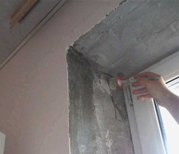 Аспирационная грунтовка перед нанесением штукатурки