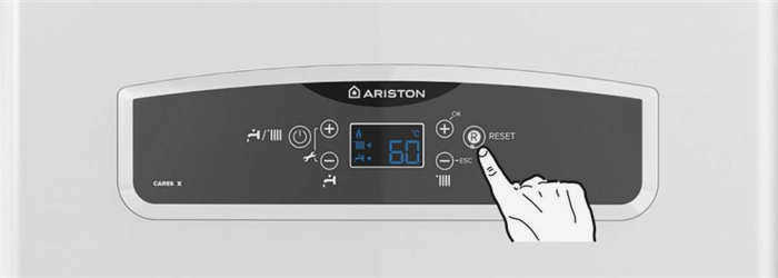 Панель управления котлом Ariston CARES X 24 FF. Нажмите кнопку Сброс.