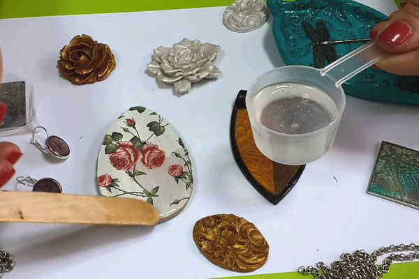 Клеящая смола