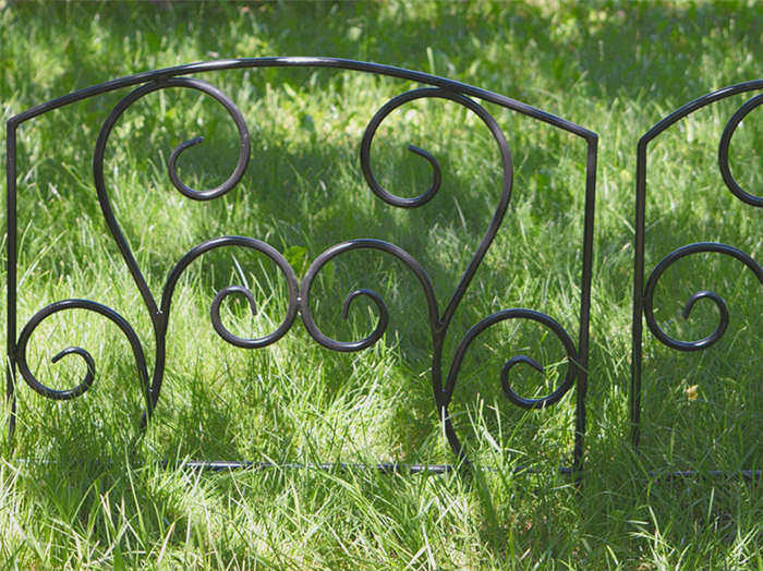 zabor-iz-polycarbonata-svoimi-rukami-4
